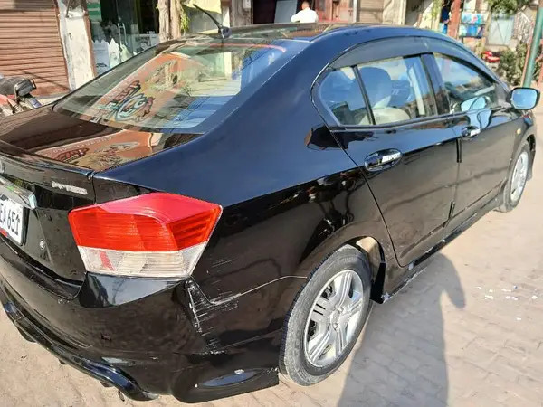 honda-city-ivtec-2010-big-5