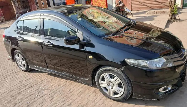 honda-city-ivtec-2010-big-8