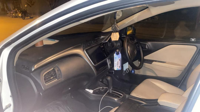 honda-city-15l-aspire-mt-big-5