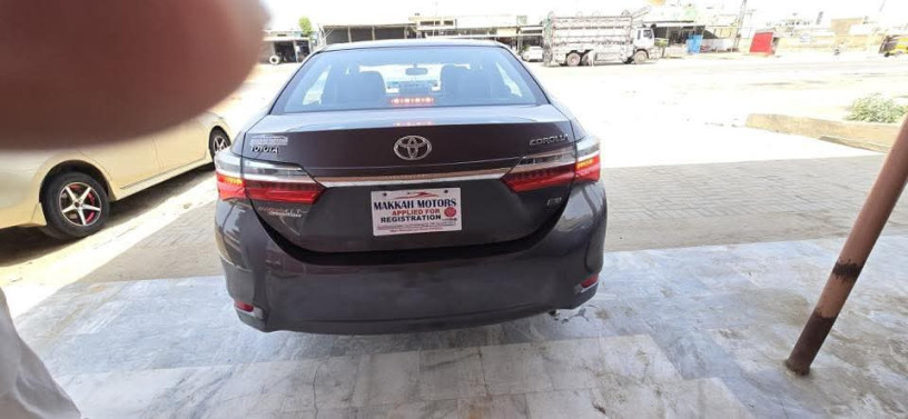 toyota-corolla-altis-x-manual-16-big-12