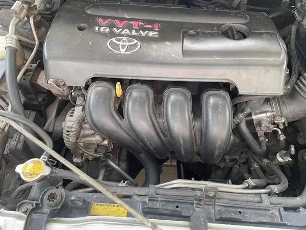 toyota-corolla-altis-2010-big-1