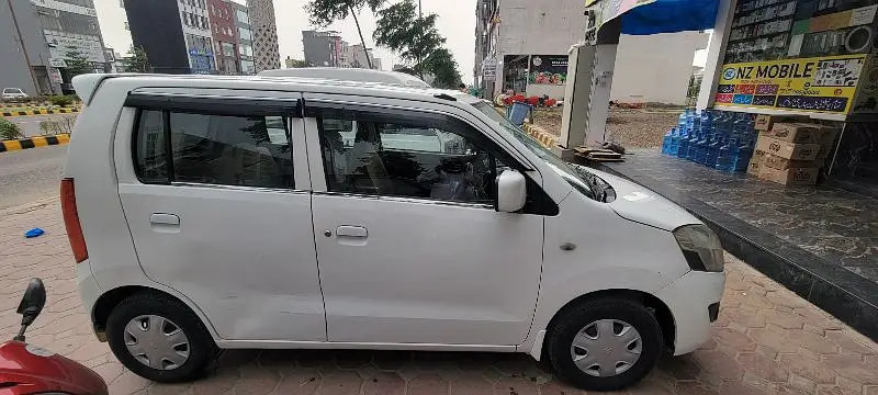 suzuki-wagon-r-2018-big-0