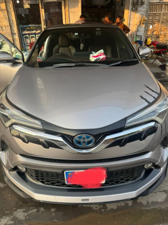 toyota-c-hr-g-big-0