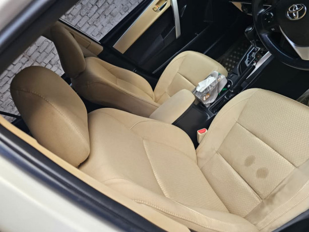 toyota-corolla-altis-x-cvt-i-18-big-5