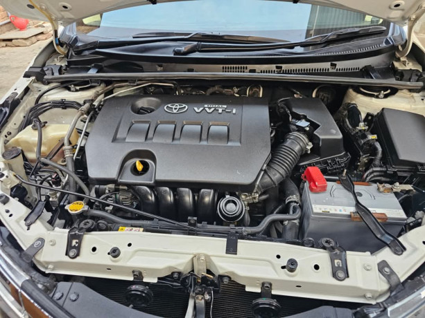 toyota-corolla-altis-x-cvt-i-18-big-7