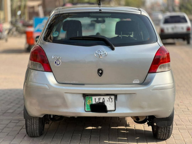 toyota-vitz-f-10-big-2