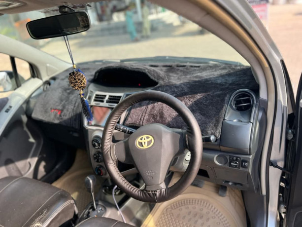 toyota-vitz-f-10-big-7