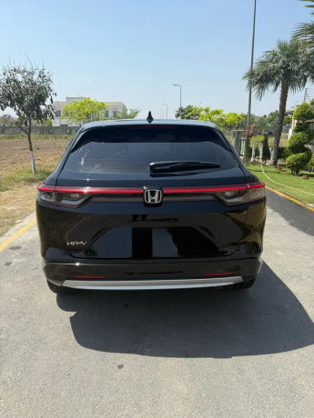 honda-hr-v-vti-s-2023-big-6