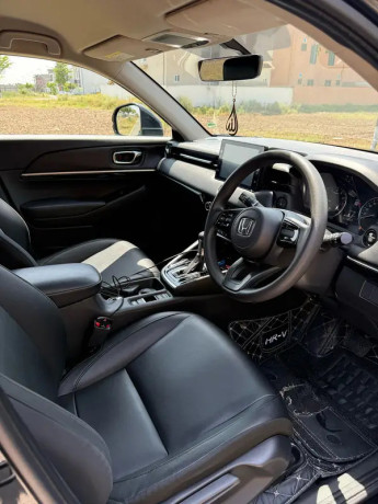 honda-hr-v-vti-s-2023-big-4