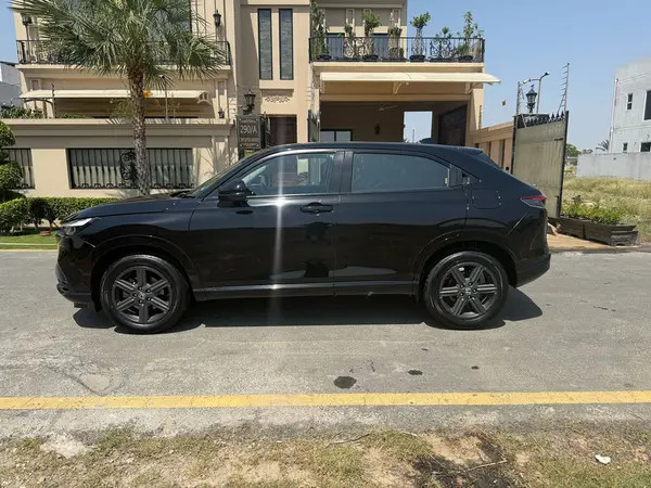 honda-hr-v-vti-s-2023-big-7