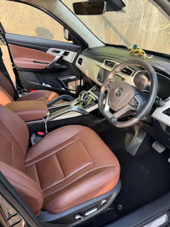 proton-x70-premium-fwd-2023-big-4