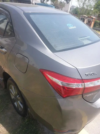 toyota-corolla-altis-16-big-0