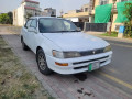 toyota-corolla-xe-small-1