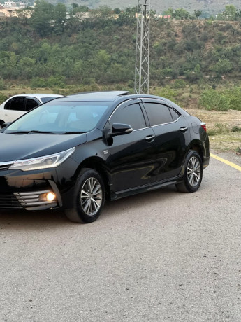toyota-corolla-altis-x-cvt-i-18-big-3