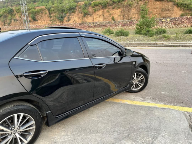 toyota-corolla-altis-x-cvt-i-18-big-7