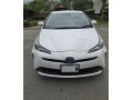 toyota-prius-2020-small-0