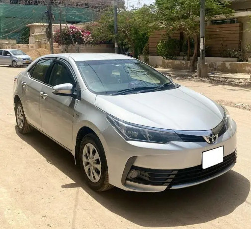 toyota-corolla-gli-2017-big-1