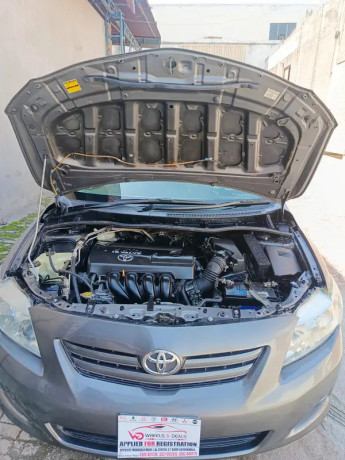 toyota-corolla-altis-2010-model-big-3