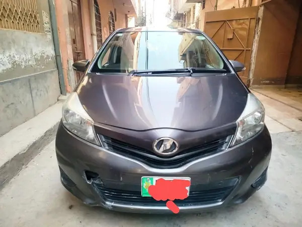 toyota-vitz-f-13-big-2