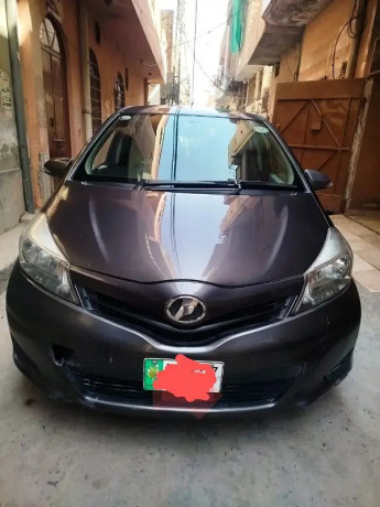 toyota-vitz-f-13-big-0