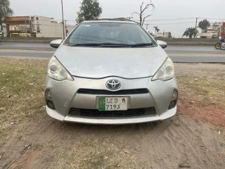 toyota-aqua-201216-geniun-condition
