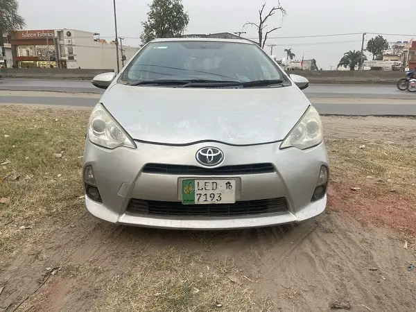 toyota-aqua-201216-geniun-condition-big-11
