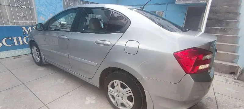 honda-city-12l-mt-big-2