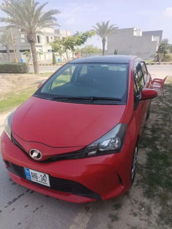 toyota-vitz-2014-big-1