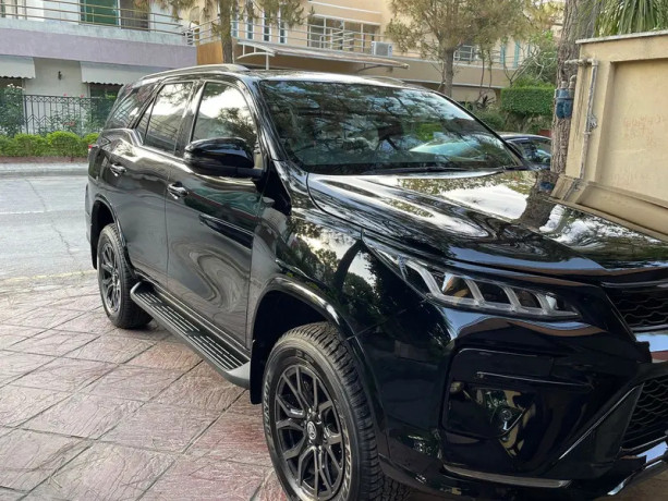 toyota-fortuner-gr-s-2025-big-1