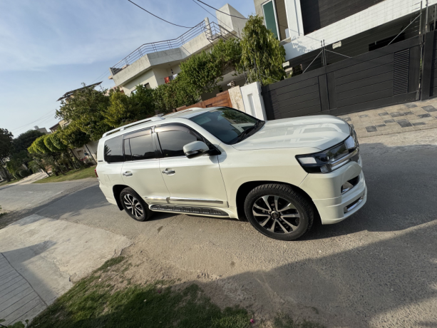 toyota-land-cruiser-zx-gasoline-35l-big-1