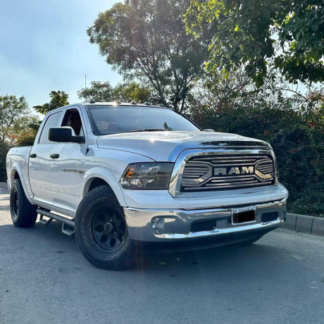 toyota-hilux-revo-gr-s-big-0