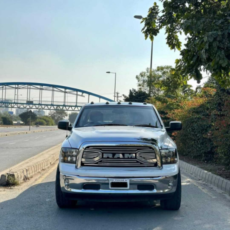 toyota-hilux-revo-gr-s-big-1