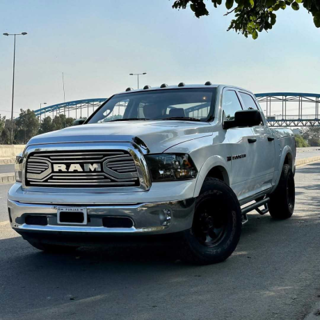 toyota-hilux-revo-gr-s-big-2