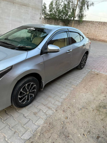 toyota-corolla-altis-16-x-cvt-i-big-4