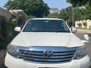 toyota-fortuner-27-v