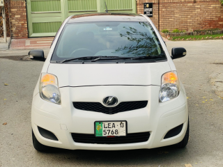toyota-vitz-10f-safety-edition-iii
