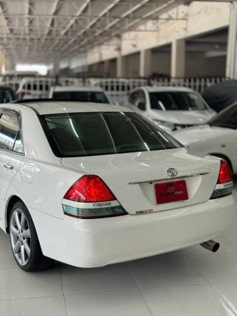 toyota-mark-ii-grande-20-big-11