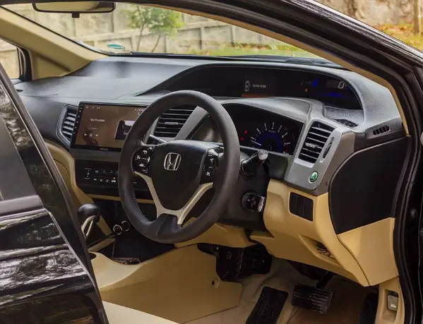 honda-civic-vti-oriel-prosmatec-2013-big-2
