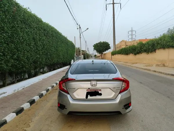 honda-civic-x-vti-oreal-prosmatic-model-2020-b2b-original-silver-big-3