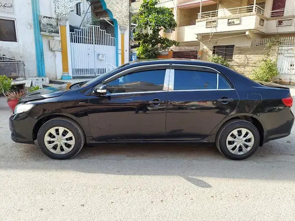 toyota-corolla-xli-2010-big-12