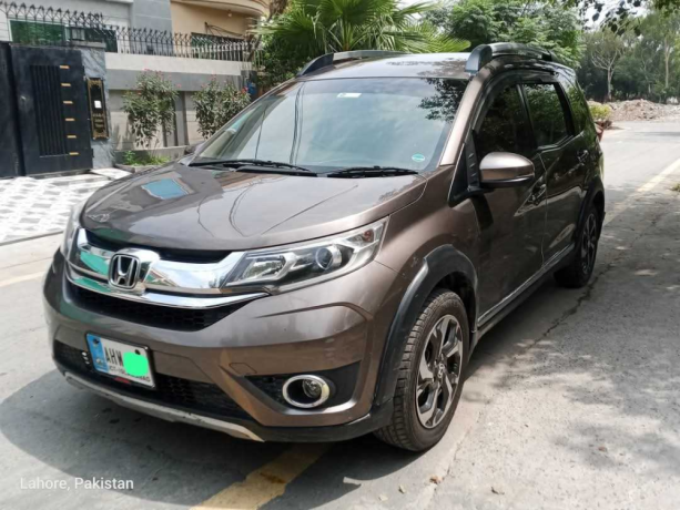 honda-br-v-i-vtec-s-big-2