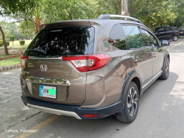 honda-br-v-i-vtec-s-big-4