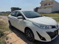 toyota-yaris-15-ativ-x-small-1