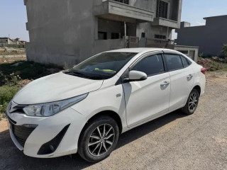 toyota-yaris-15-ativ-x