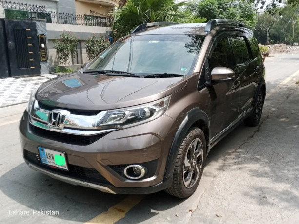 honda-br-v-i-vtec-s-big-2