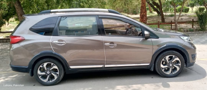honda-br-v-i-vtec-s-big-6