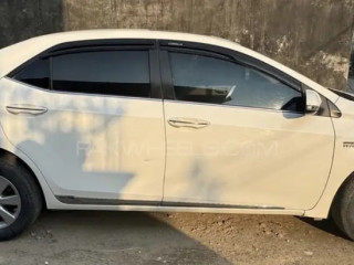 toyota-corolla-altis-x-cvt-i-18