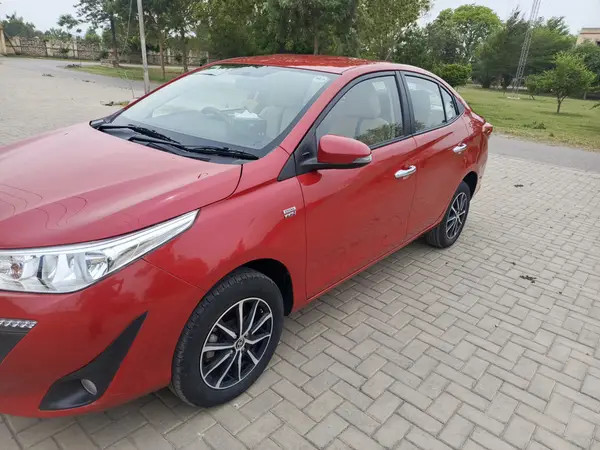 toyota-yaris-15-ativ-x-2021-brand-new-condition-big-2