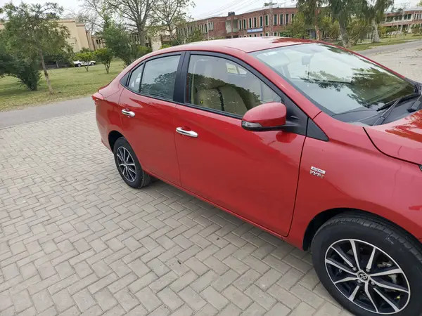toyota-yaris-15-ativ-x-2021-brand-new-condition-big-4