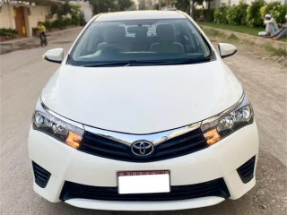toyota-corolla-gli-2017automatic-white